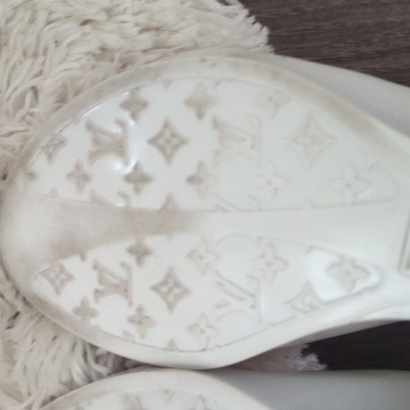 Louis Vuitton Authentic Made in Italy Wedge Sandals - Picture 14 of 17